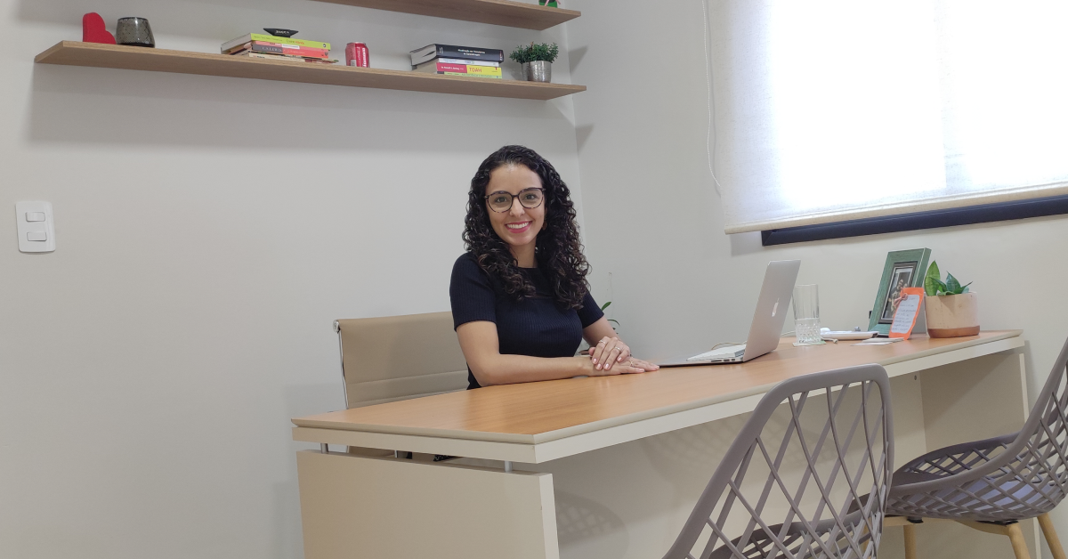 Tamara on desk